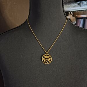 Gold Round Floral Pendant Necklace - Women Jewelry